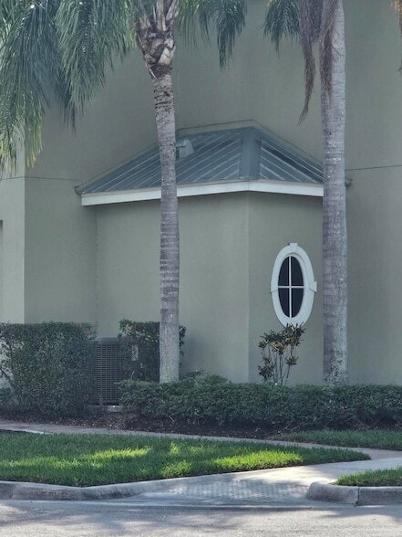 Building Photo - 10451 SW Academic Way