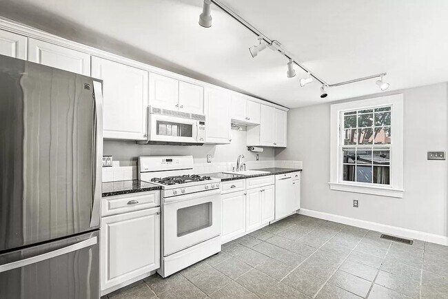 14 Schouler Ct