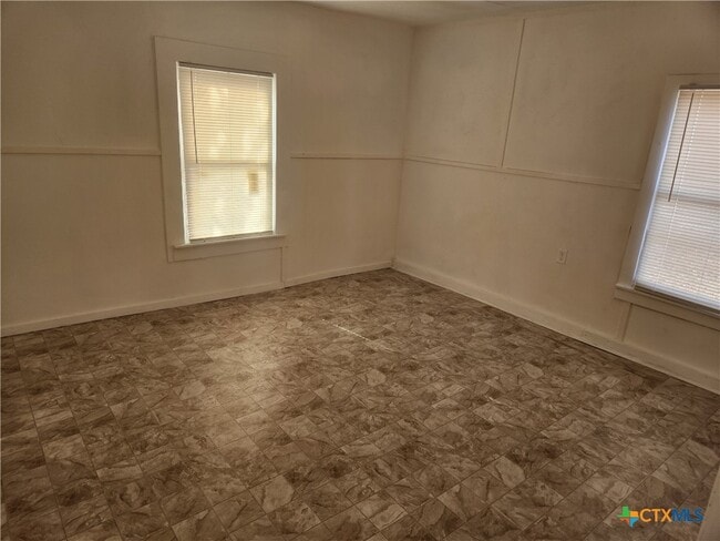 Photo - 1102 W Central Ave