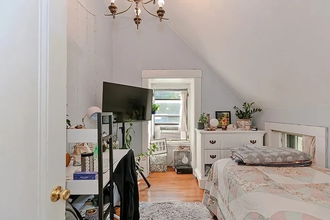 Building Photo - 139 Hillside St Unit A