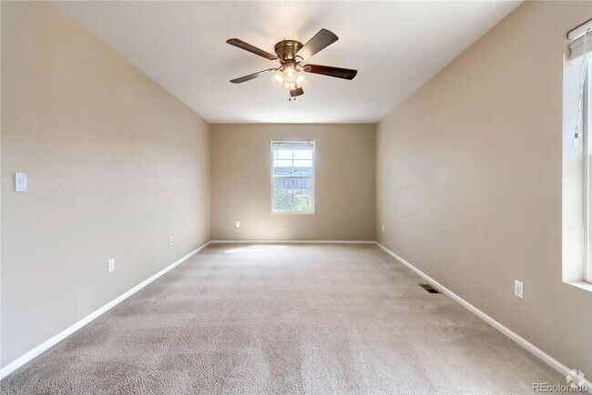 Building Photo - Gorgeous 4 bedroom in the highly sought af... Rental