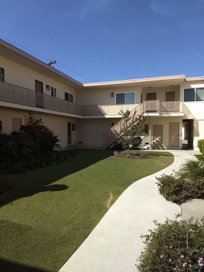 Courtyard - 2960 W 235th St Unit 14