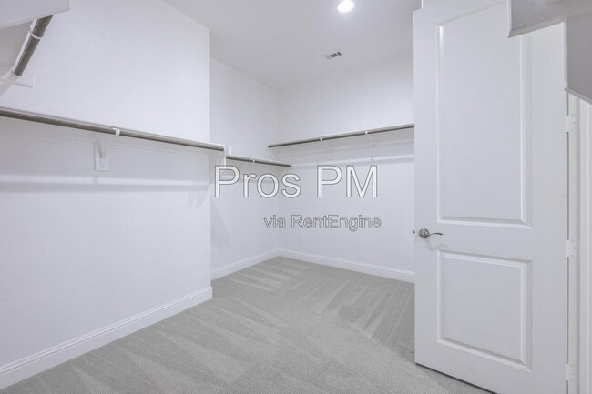 1017 Wimberly Ln