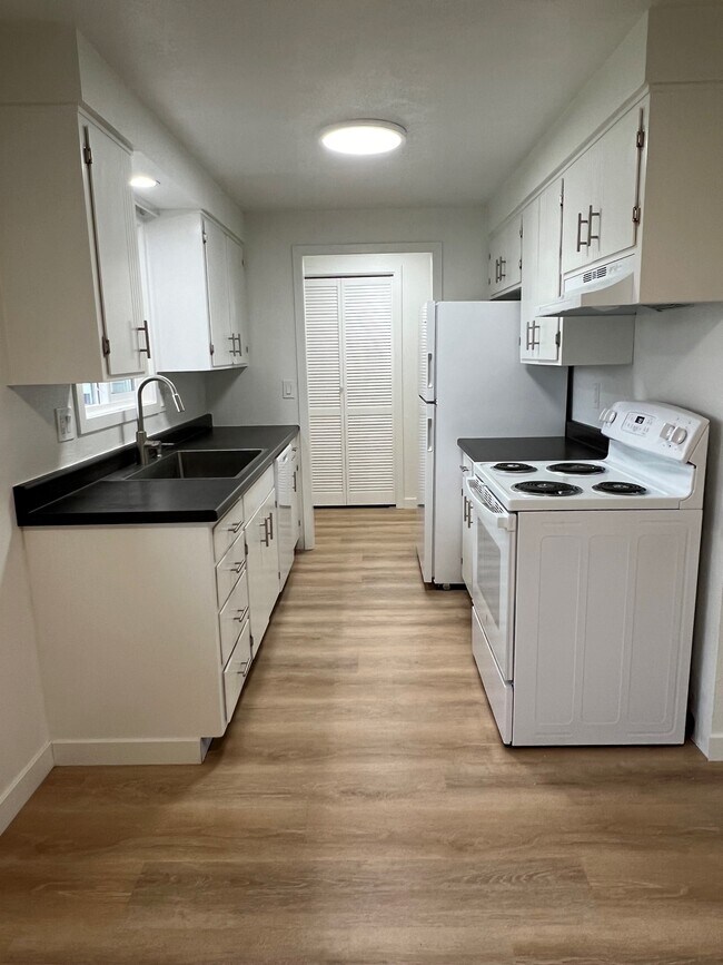 490 Lindley Ln Townhome Townhome Rental in Eugene OR