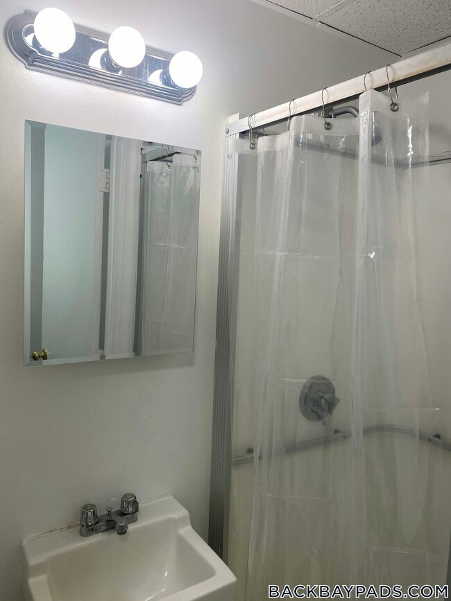 Photo - 405 Beacon St Unidad D