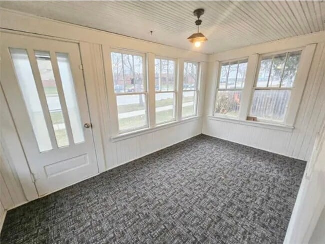 Photo - 606 W Main St