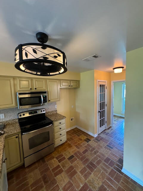 Photo - 57143 Diamondhead Dr E