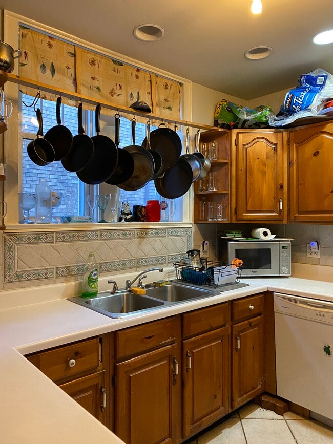 Photo - 5262 Beeler St