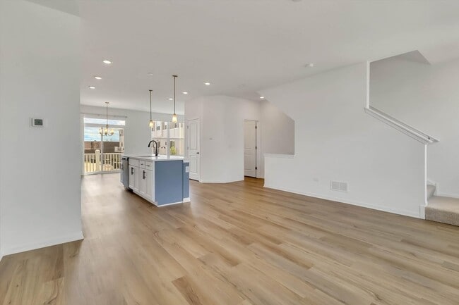 Photo - 1078 Bogart St