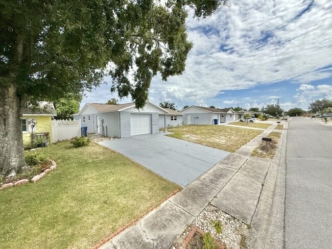 Photo - 6417 Sutherland Ave