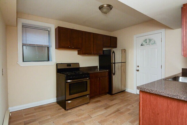 Photo - 3728 N Pine Grove Ave Unit 6H