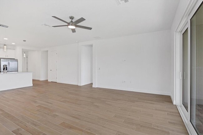 Photo - 1019 Waterline Ct