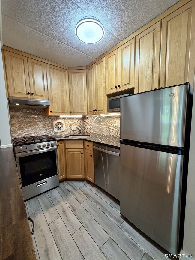 Photo - 27 Northill St Unit 3M