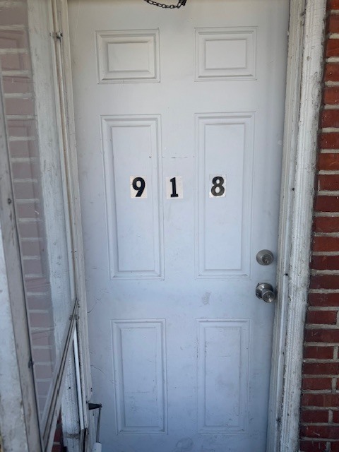 Building Photo - 918 E 17th St