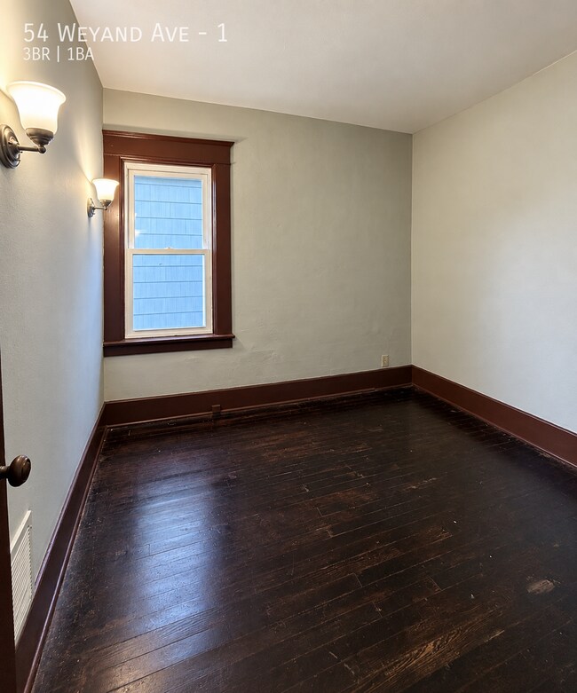 54 Weyand Ave Unit 1