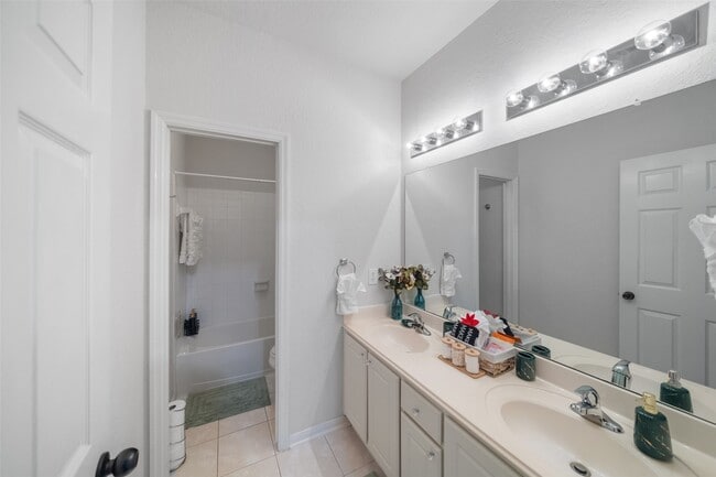 Photo - 6 W Prairie Dawn Cir