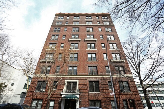 Photo - 125 W 76th St