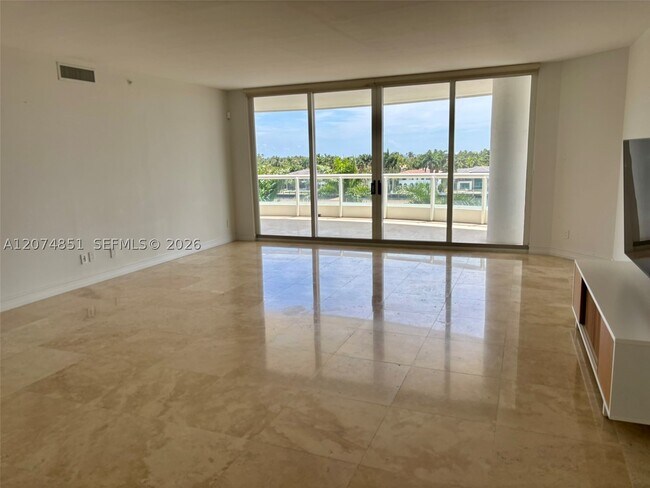 Photo - 21050 Point 604 Unit 604