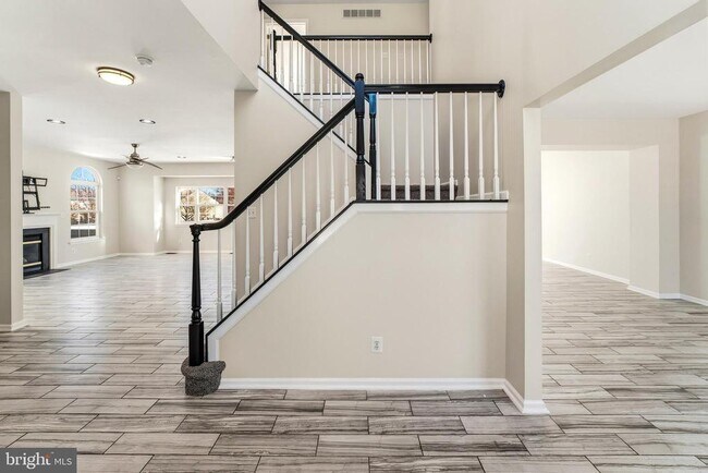 Photo - 217 Spruce Trail