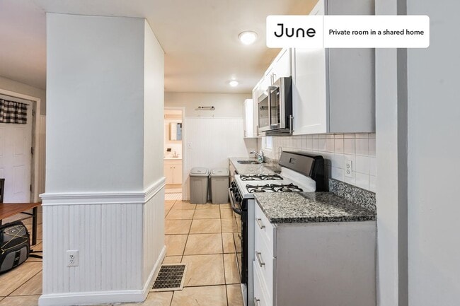 Photo - Room in Shared 3 bed/1 bath home Unidad A