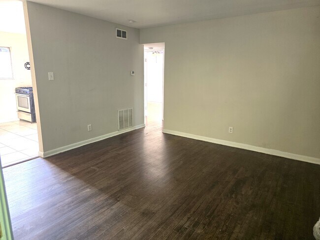 Photo - Sells Avenue Unit 4 - 2nd Floor