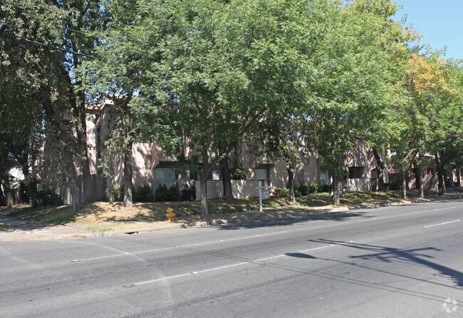 Photo - 1905 N El Dorado St