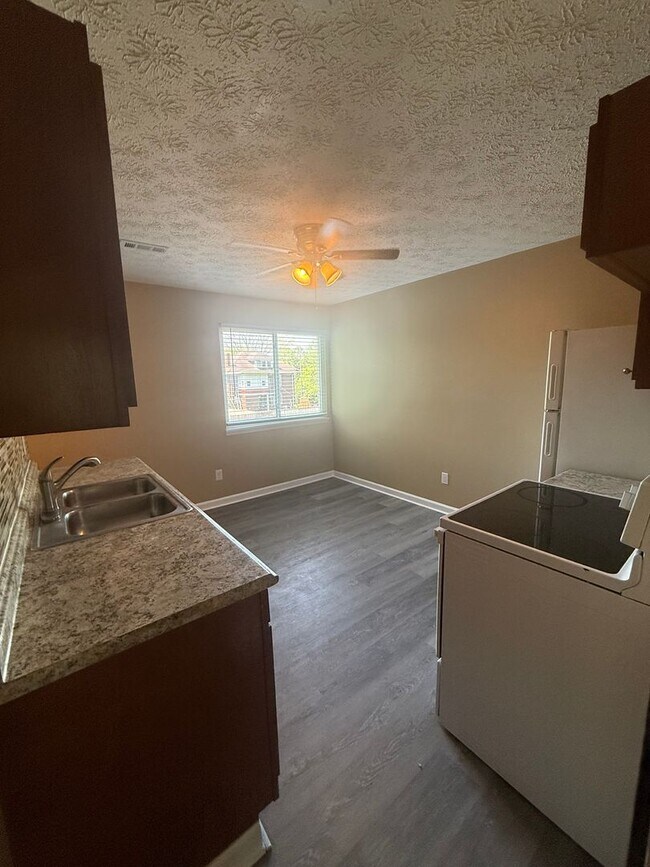 Photo - 6631 Gracely Dr Unit 2