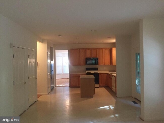Building Photo - 5641 Eppes Island Pl