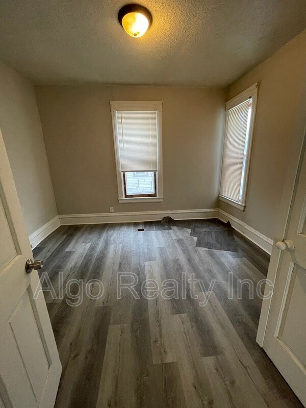 Photo - 2923 N Girard Ave