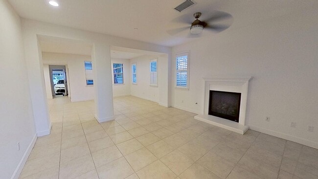 Building Photo - Gorgeous 3 Bedroom 2.5 Bath Townhome - Oce...