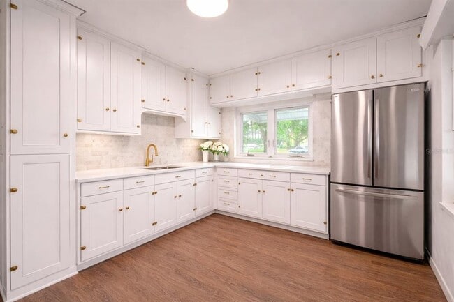 Photo - 403 E Johnson Ave