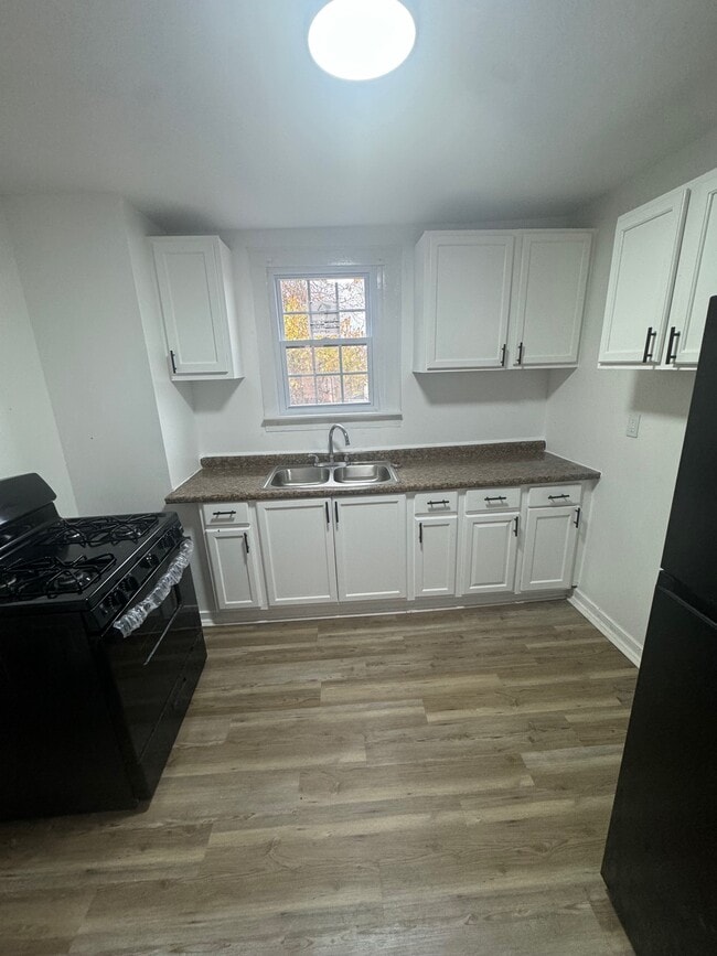 Photo - 275 Greensburg Pike