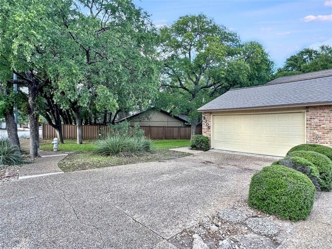 Photo - 8305 Greenslope Dr