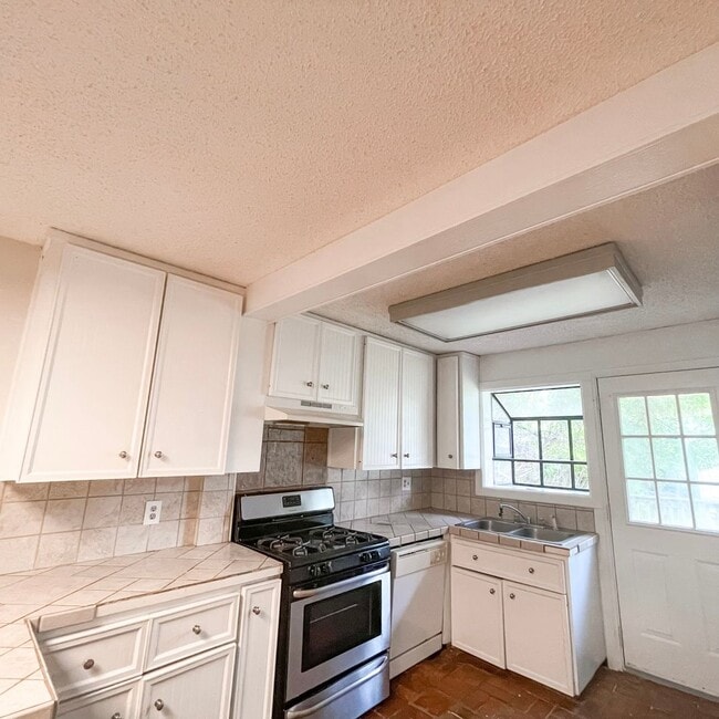 Photo - 1464 Pine St Unit A
