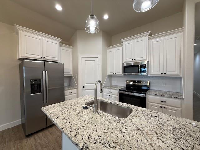 Photo - 7035 Glen Abbey Rd