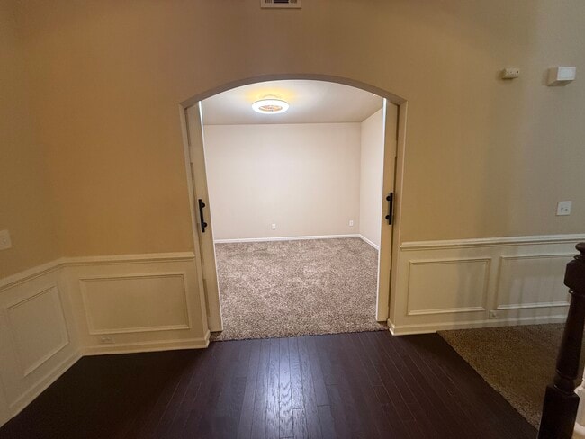 Photo - 2056 Tweed Dr