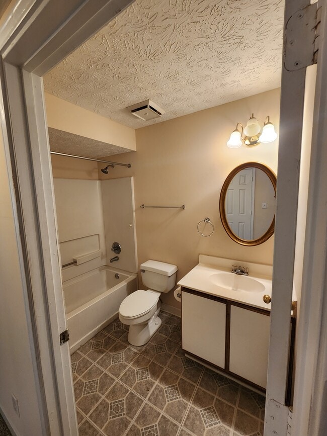 Photo - 112 Sheila Blvd