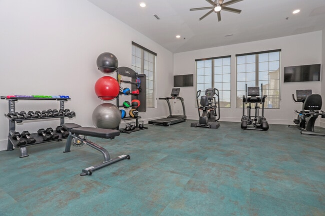 Avanti Legacy Emerald Point Apartments