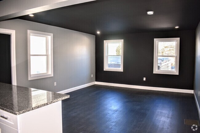 Building Photo - 2 Sunnyside St Unit 1 Rental