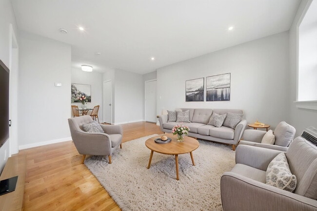 11 Schubert St