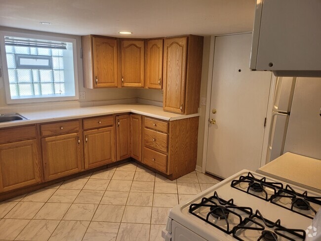 Building Photo - 2537 Rhodes Ave Rental