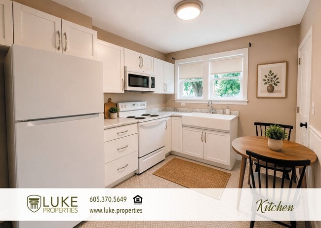 Photo - 712 N Blauvelt Ave