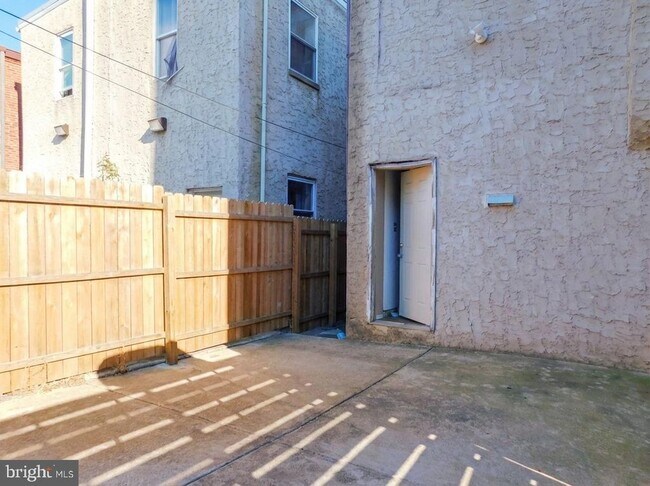 Photo - 2142 N Carlisle St