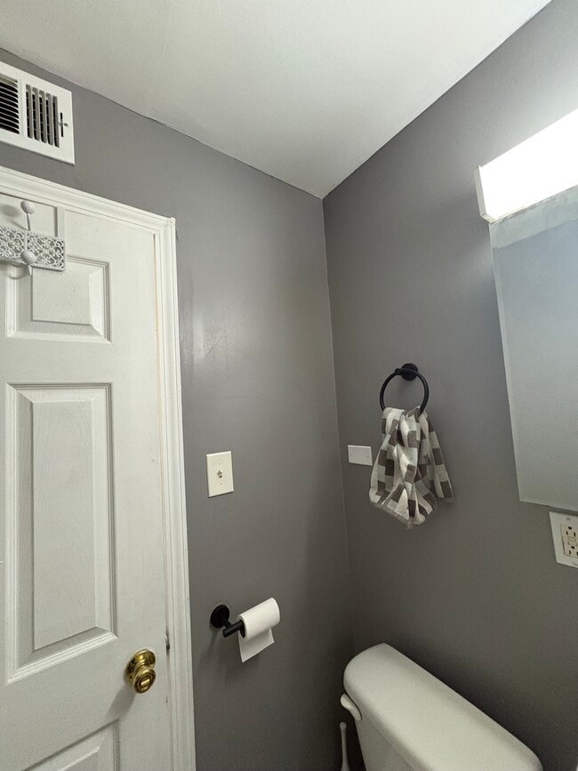 Photo - 129 Elmwood Ave Unit 2s