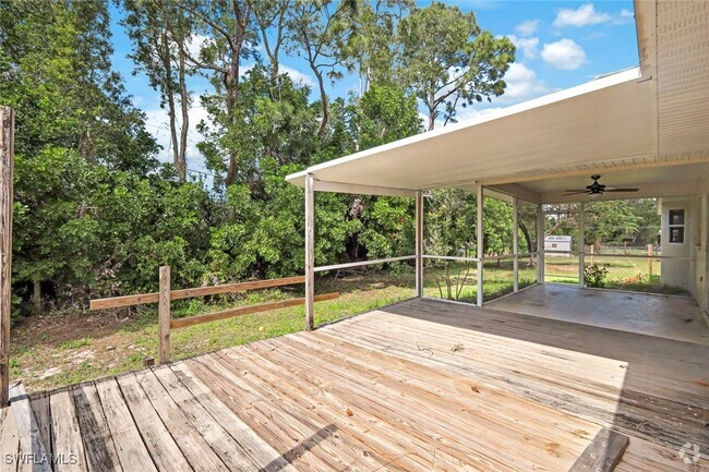 Building Photo - 18500 Tampa Rd Rental