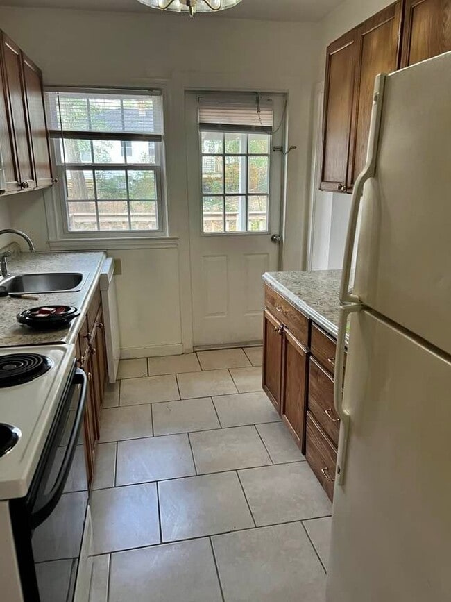 Photo - 610 Collins Dr