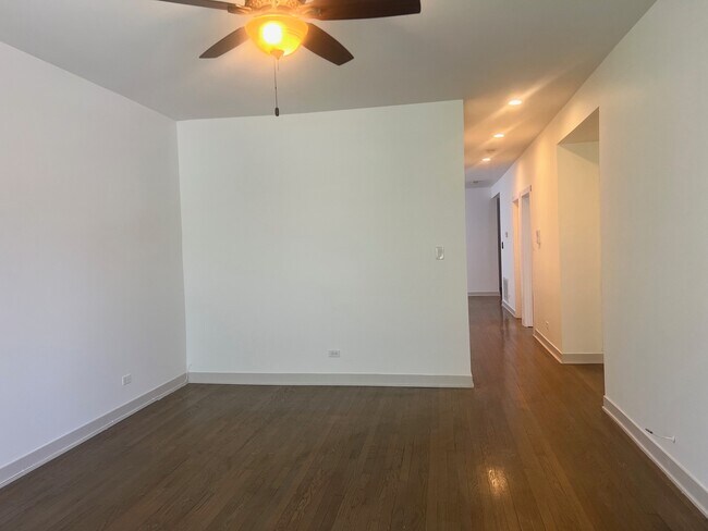 Photo - 7136 S Prairie Ave House