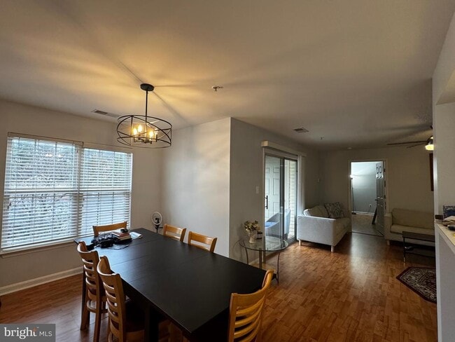 Photo - 9131 Gracious End Ct Unidad 204