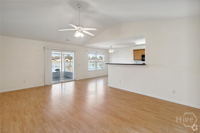 Building Photo - 72 Lake Shore Blvd Rental