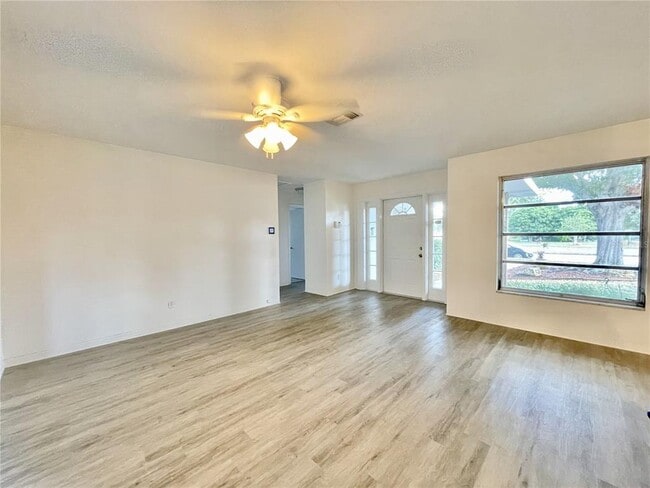 Photo - 5825 30th Ave N